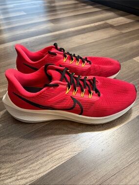 Nike Air Zoom Pegasus 39 Siren Red Running Shoes